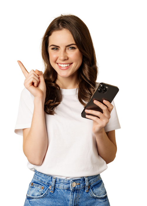 stílusos, fiatal modern nő tartja a mobiltelefont